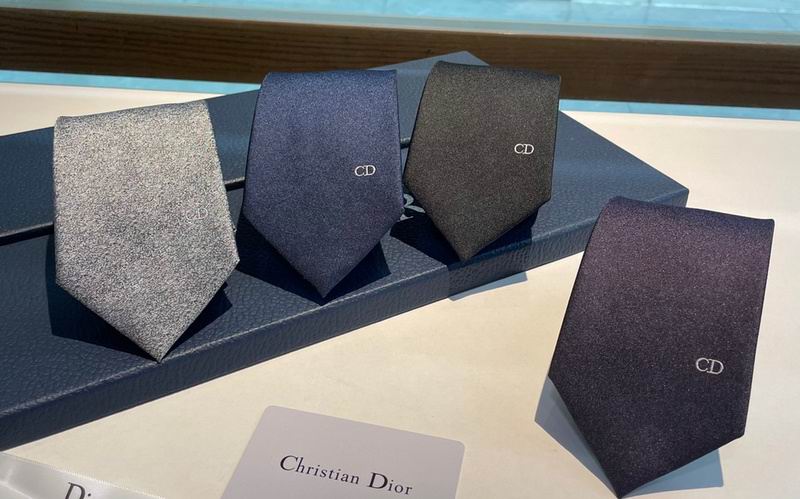 Dior Tie hm19